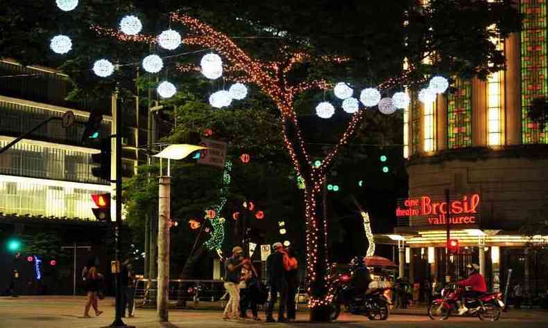 Iluminação de Natal na Praça Sete