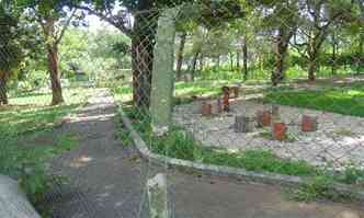 Zoolgico do Parque Municipal Milton Prates, fechado em Montes Claros(foto: Luiz Ribeiro/EM/DA Press)