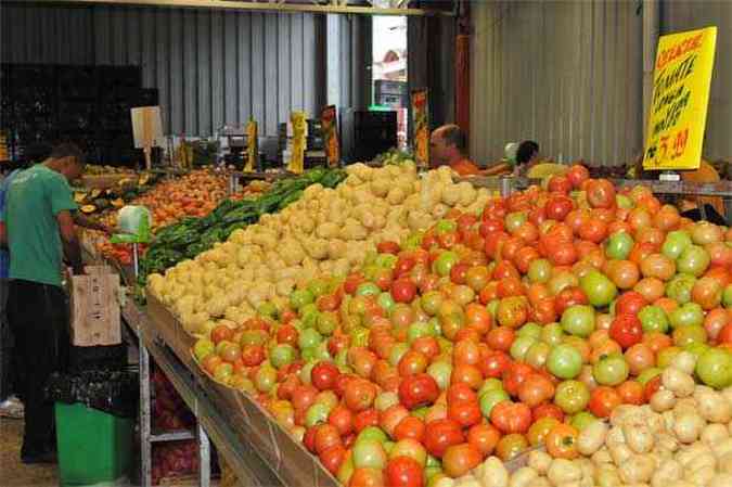 Batata e tomate continuam os viles da inflao nos ltimos meses (foto: Marcos Michelin/EM/D.A Press)