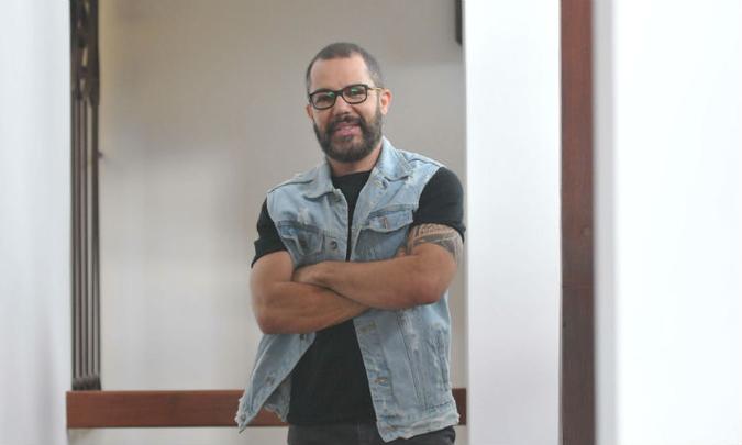 Marcus Martinelli voltou a trabalhar em um salão no Bairro Belvedere, na Região Centro-Sul de Belo Horizonte(foto: Alexandre Guzanshe/EM/D.A Press.) Marcus Martinelli voltou a trabalhar em um salão no Bairro Belvedere, na Região Centro-Sul de Belo Horizonte(foto: Alexandre Guzanshe/EM/D.A Press.)