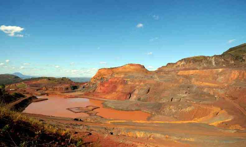 rea de minerao na Grande BH: fato de o estado ter economia lastreada em commodities como a extrao mineral no inviabiliza adeso  meta de combate ao aquecimento, acreditam entusiastas da campanha Race to Zero(foto: Leandro Couri/EM/DA Press)