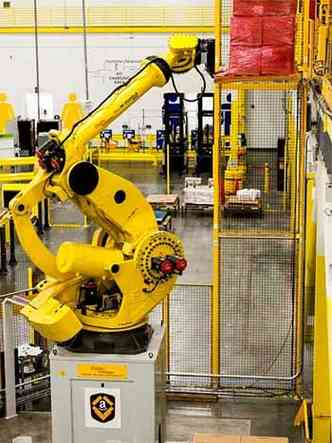 Robs tornam mais rpido o trabalho nos centros de distribuio da empresa (foto: Amazon/Divulgao )