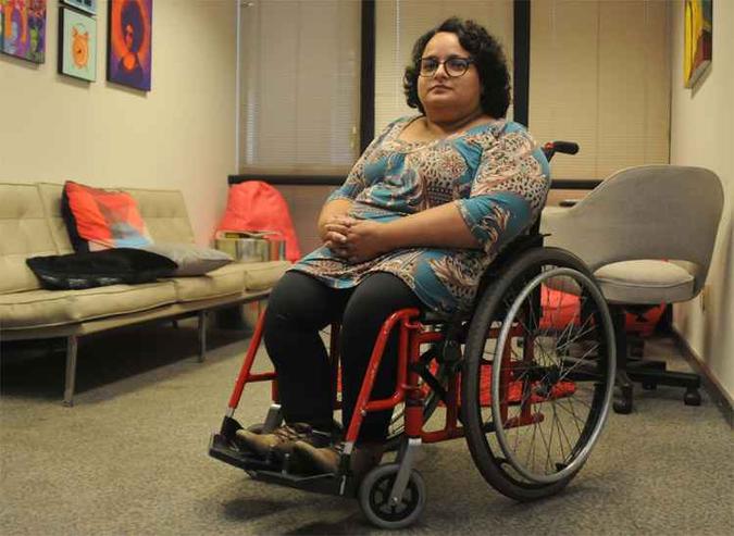 Sair de casa é um desafio para Mariane, já que várias vias não estão adaptadas para cadeirantes: Sair de casa é um desafio para Mariane, já que várias vias não estão adaptadas para cadeirantes: