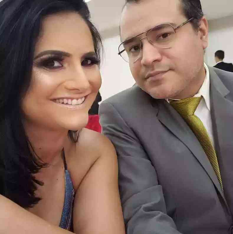 Adriana Valria e Ricardo dos Santos Beserra: juntos havia quase 10 anos(foto: Reproduo/Facebook)