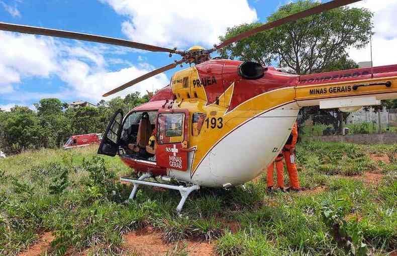 Helicptero Arcanjo foi mobilizado para socorrer vtima de acidente em Nova Lima. Foto ilustrativa(foto: Divulgao/Bombeiros)