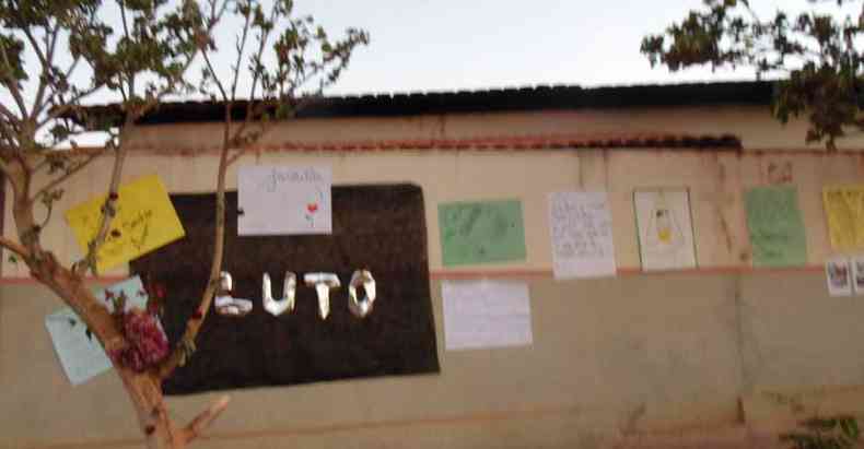 Em 5 de outubro de 2017, o vigia Damião Santos invadiu a escola e incendiou sala onde estavam as crianças