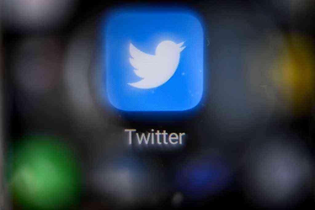  Twitter admite 'erros' após abusos da extrema-direita 
