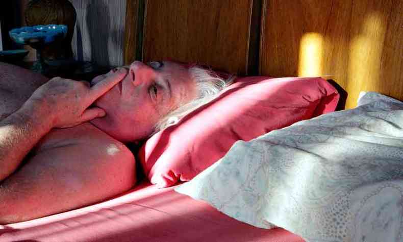 Marco Nanini em cena do longa-metragem 'Greta', em que vive enfermeiro gay(foto: Aline Belfort/Divulgao )