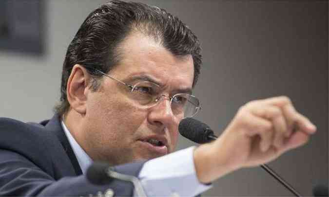 No Senado, Eduardo Braga afirma que denncias de corrupo na Petrobras tem provocado a paralisao de obras e projetos(foto: Marcelo Camargo/Agncia Brasil)