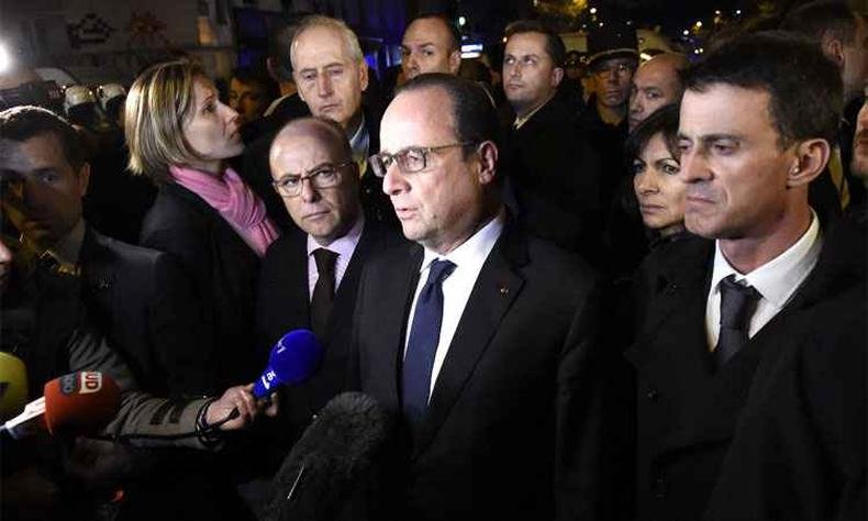 Presidente francês deu entrevista em frente à casa de shows Bataclan(foto: MIGUEL MEDINA) Presidente francês deu entrevista em frente à casa de shows Bataclan(foto: MIGUEL MEDINA)