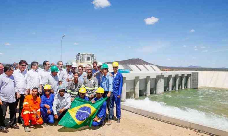 Dilma disse que a obra de transposio do Rio So Francisco soma-se  construo de adutoras e canais como estratgia para que a regio possa conviver com a seca sem as consequncias negativas(foto: Roberto Stuckert Filho/ PR)