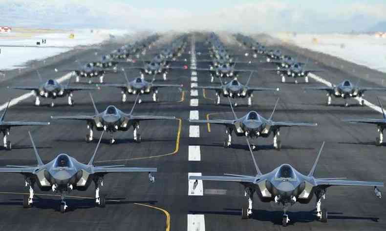 Avio de combate F-35  considerado o programa militar mais caro j desenvolvido pelos EUA(foto: Nial Bradshaw/US Air Force)