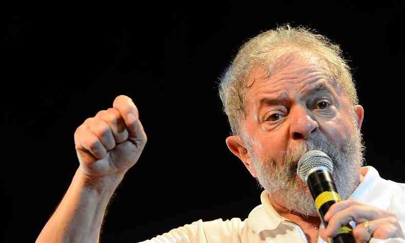 Ex-presidente Lula criticou a aproximao de Bolsonaro com o Centro (foto: Fernando Frazo/Agncia Brasil)