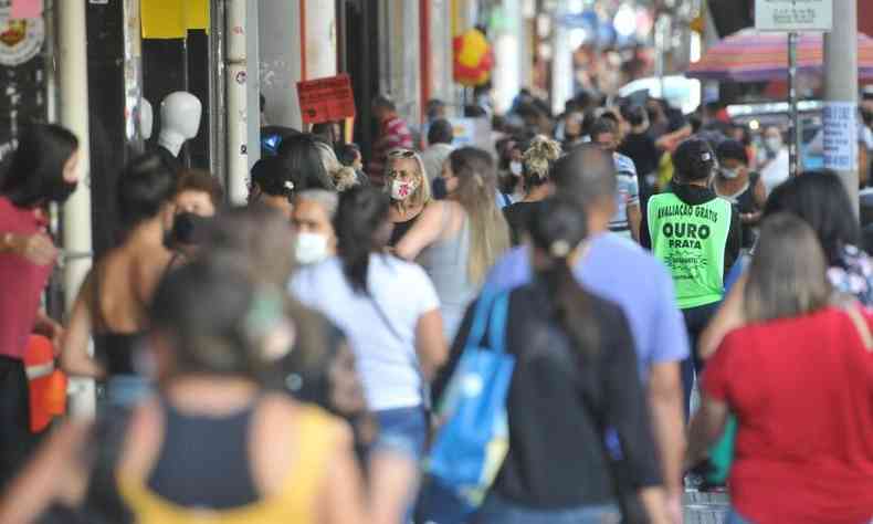 Movimento de pessoas no Centro de Belo Horizonte(foto: Gladyston Rodrigues/EM/D.A Press)