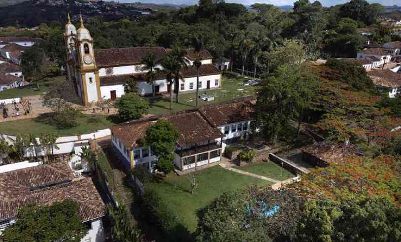 Vista area de Tiradentes, com destaque para a igreja matriz