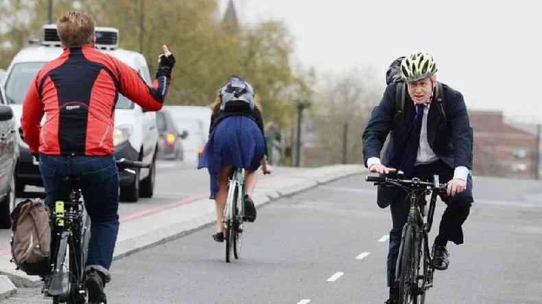 Entusiasmado ciclista, Johnson lançou um programa de aluguel de bicicletas em Londres, conhecido informalmente como 'Boris bikes'