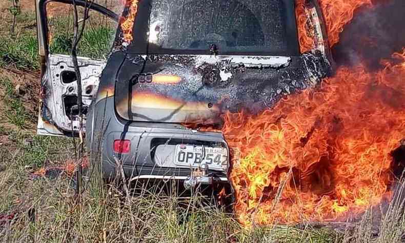 Mulher grvida dirigia carro que pegou fogo em Poos de Caldas