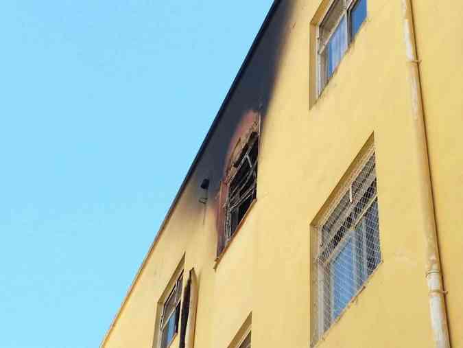 O incndio comeou em um colcho eltrico e se espalhou pelo apartamentoGladyston Rodrigues/EM/D.A.Press