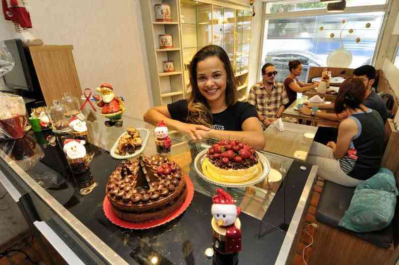 A chef Aline Rossignol se inspirou na gastronomia francesa para recriar tarteletes, bolos e doces(foto: Juarez Rodrigues/EM/D.A Press)