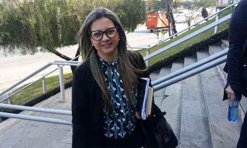 A advogada Adriana Claudina, de 42 anos, reclamou da superlotao dos trens(foto: Edsio Ferreira/EM/DA Press)