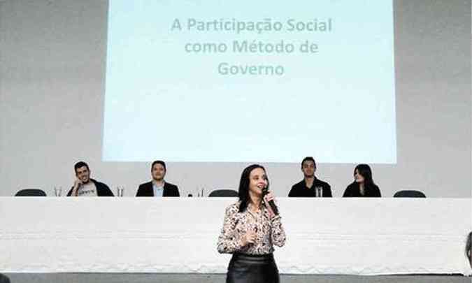 Ainda no governo federal, Lgia falou para alunos da Ufla sobre a participao social na gesto pblica (foto: Ascom/Ufla)