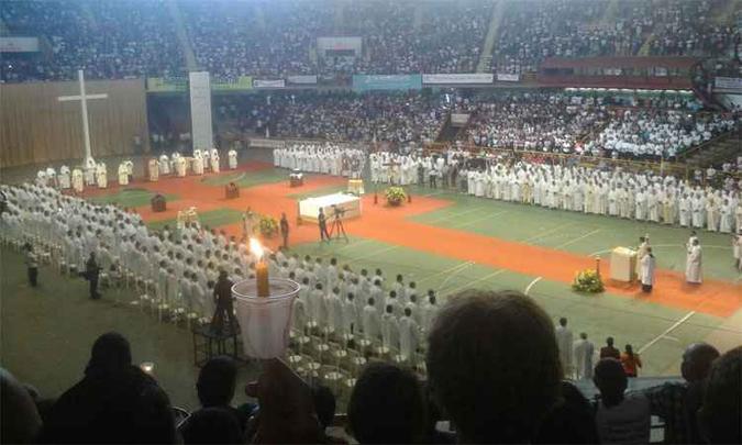 Fiéis e religiosos de 28 cidades participaram da celebração em BH(foto: Beto Novaes/EM/DA Press) Fiéis e religiosos de 28 cidades participaram da celebração em BH(foto: Beto Novaes/EM/DA Press)