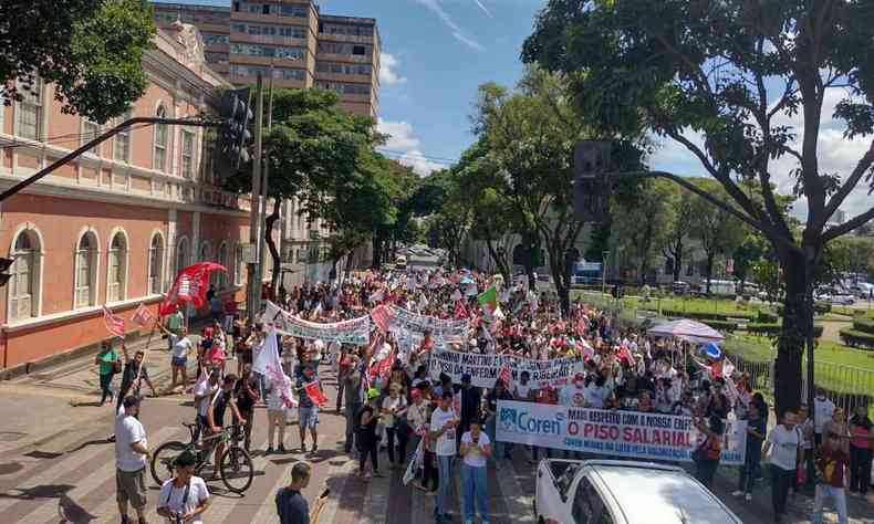 manifestao enfermagem no Centro de BH