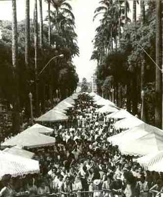  Feira Hippie 