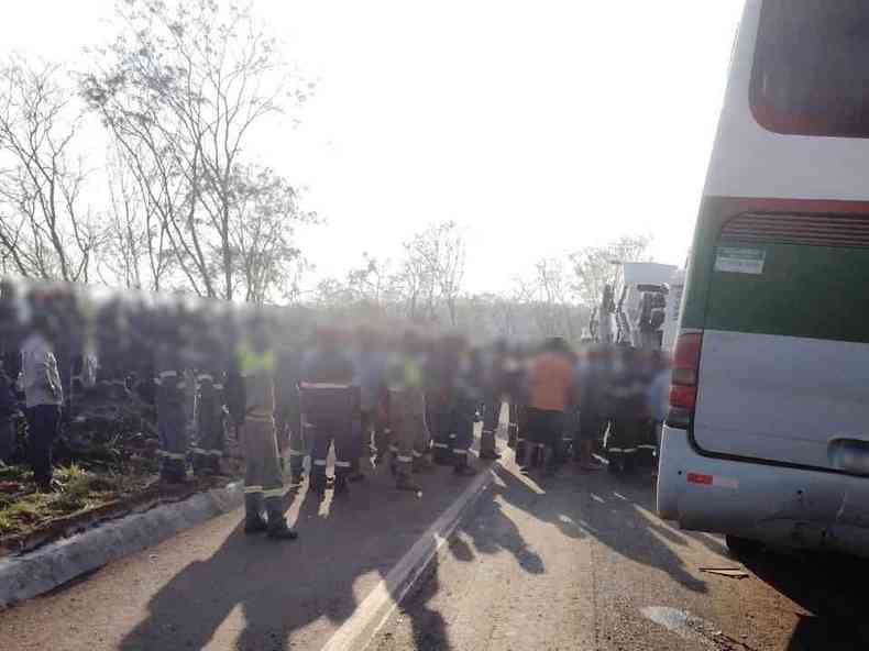 Passageiros do nibus acompanharam o socorro dos feridos