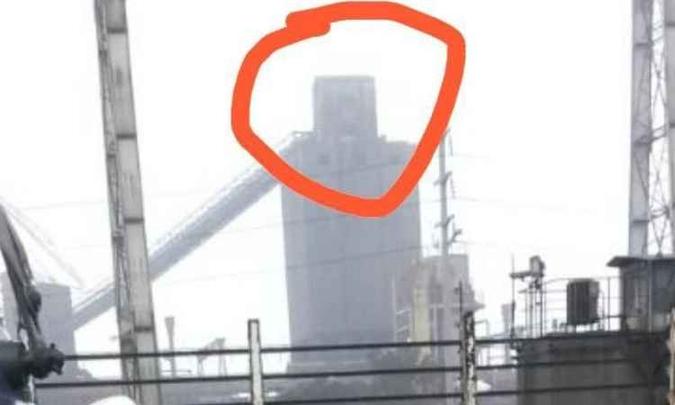 Explosão aconteceu na parte inferior da coqueria 2 da usina da Gerdau em Ouro Branco(foto: Sindob/Divulgação) Explosão aconteceu na parte inferior da coqueria 2 da usina da Gerdau em Ouro Branco(foto: Sindob/Divulgação)