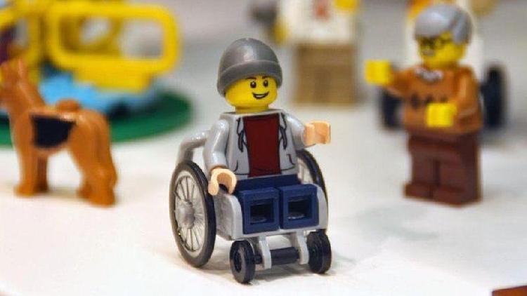 Lego lan�ou em 2016 boneco em cadeira de rodas