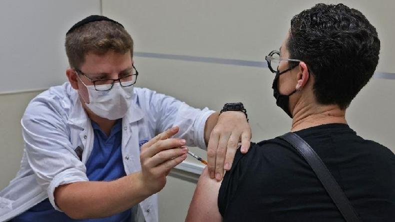 Apenas 62% da popula��o de Israel recebeu duas doses, observa Michael Head