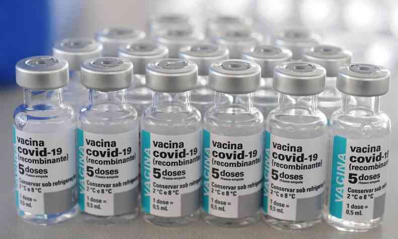 Quase 80% da populao adulta em Minas j recebeu a primeira dose da vacina contra COVID-19(foto: Leandro Couri/EM/D.A Press)