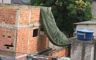 Os militares caram sobre algumas casas(foto: Divulgao)