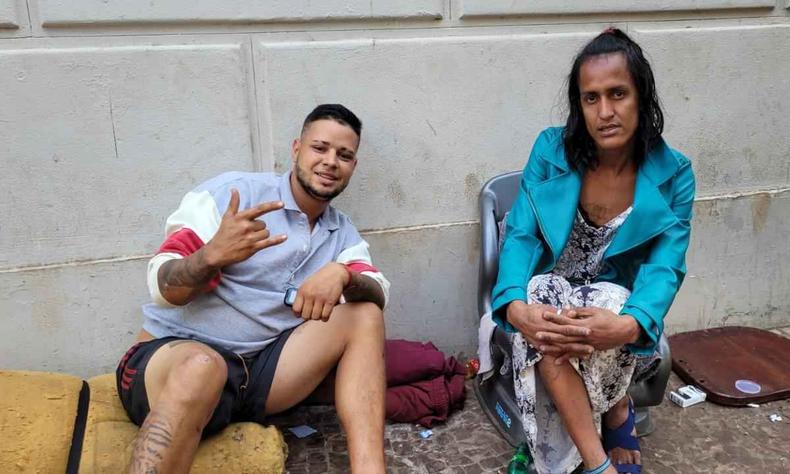 O tatuador Rafael Lucas Costa Martins ao lado de Bruna Ketlen