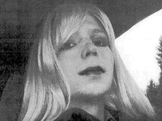 Manning com uma peruca e maquiagem em 2010(foto: Chelsea Manning/Divulgação) Manning com uma peruca e maquiagem em 2010(foto: Chelsea Manning/Divulgação)