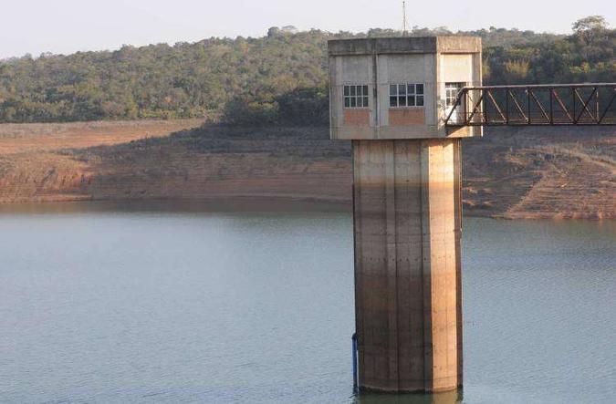 A represa Serra Azul é a que apresenta o menor nível de água(foto: Gladyston Rodrigues/EM/D.A Press - 07/08/2015) A represa Serra Azul é a que apresenta o menor nível de água(foto: Gladyston Rodrigues/EM/D.A Press - 07/08/2015)