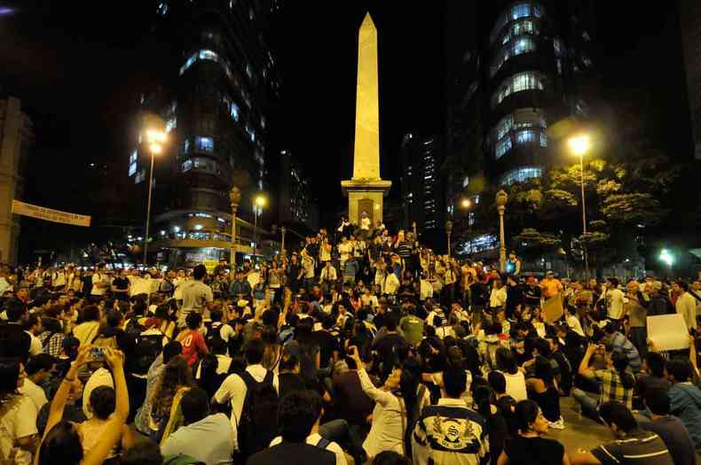 17/06/2013 - Primeiros dias de protestos na capital foram predominantemente pacficos, com embates pontuais entre manifestantes e policiais