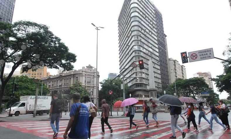 Clima na capital mineira(foto: Jair Amaral/EM/D.A Press) Manhã de céu encoberto e chuvas em BH