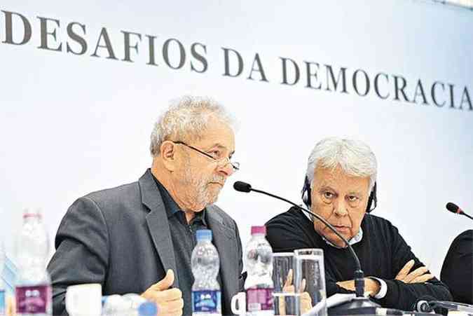 O ex-presidente fez o desabafo ao lado do convidado, o ex-primeiro-ministro espanhol Felipe Gonzlez (foto: Heinrich Aikawa/Instituto Lula)