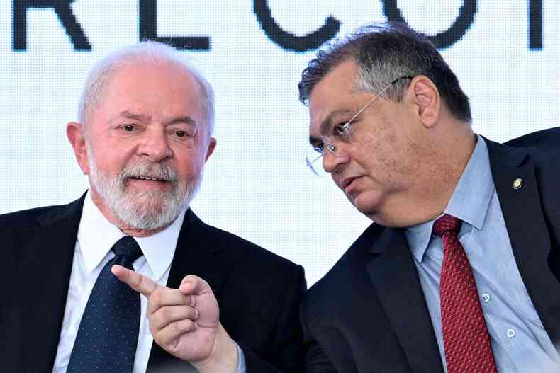 Lula e Flvio Dino anunciaram novo decreto de armas hoje