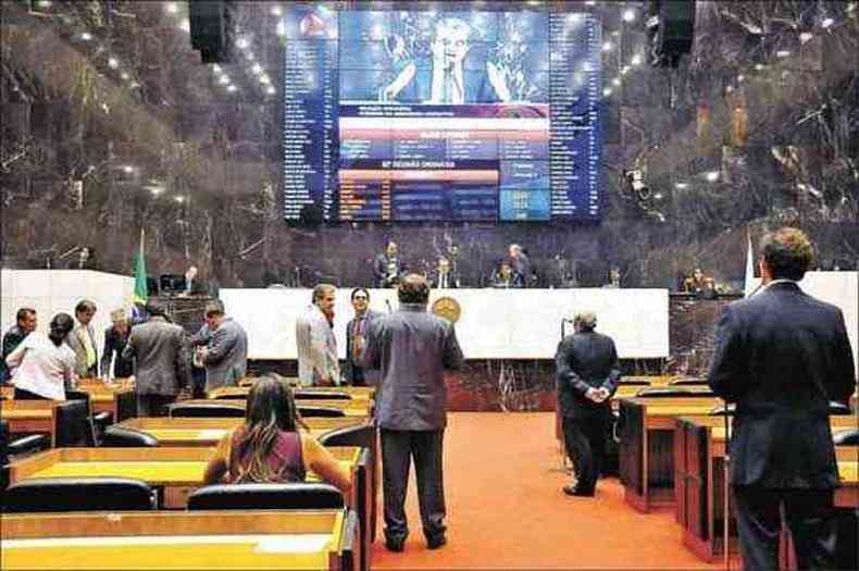 Regimento interno da Assembleia foi aprovado em plenrio sem cortar ponto de deputados faltosos (foto: Pollyana Maliniak)