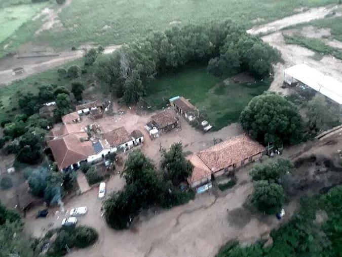 Assentamento fica na Fazenda Norte América onde moram as famílias de trabalhadores rurais(foto: Reprodução/Whatsapp) Assentamento fica na Fazenda Norte América onde moram as famílias de trabalhadores rurais(foto: Reprodução/Whatsapp)