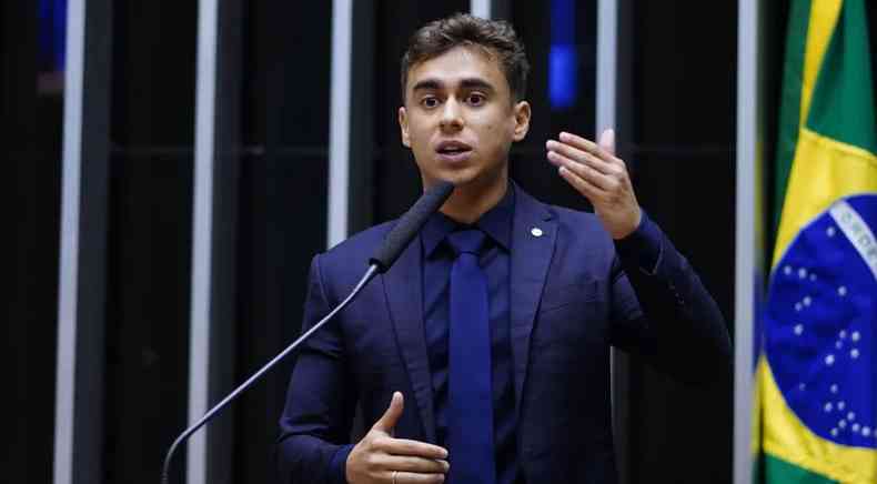 Deputado federal Nikolas Ferreira fala na tribuna da Cmara