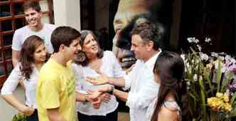 Acio almoou com a viva e os filhos de Eduardo Campos em Pernambuco(foto: Reproduo internet/Twitter)