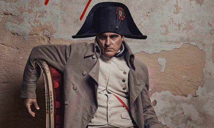 Joaquin Phoenix como Napoleo Bonaparte