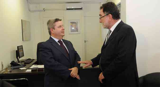 O senador Anastasia e o ministro Patrus fizeram questo de ressaltar a boa convivncia, apesar de estarem em lados opostos (foto: (Gladyston Rodrigues/EM/D.A PRESS))