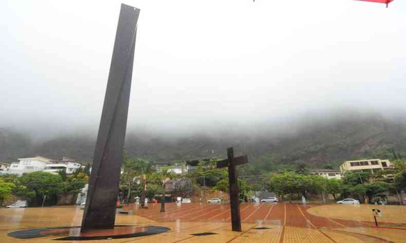 Cu encoberto na Praa do Papa, em BH 