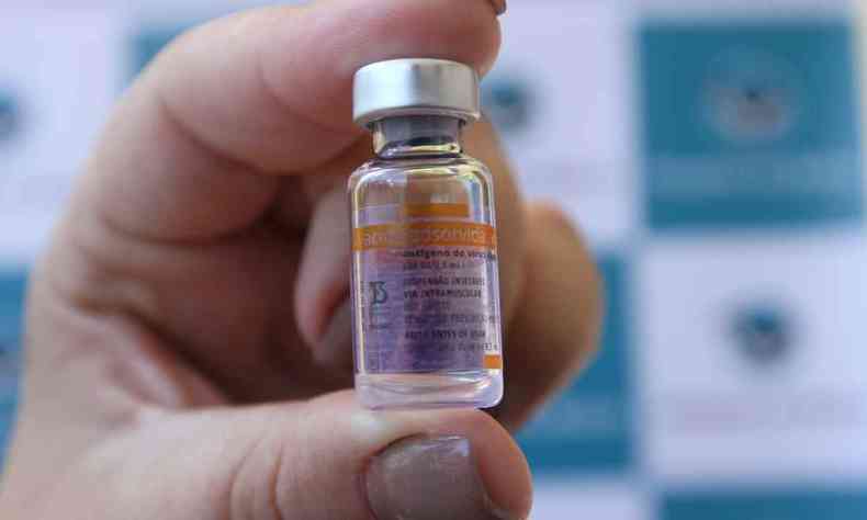 Romeu Zema estima o envio de cerca de 23 milhes de doses de vacina antiCOVID-19 ao estado(foto: Jair Amaral/EM/D.A Press)