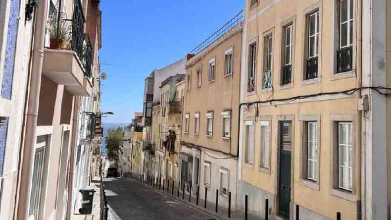 rua residencial em Lisboa